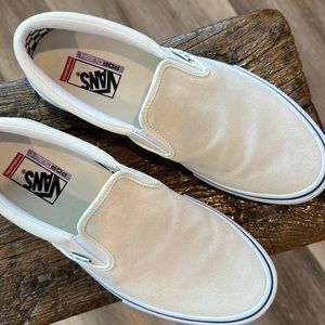 Vans pro-skate slip-on. Off-white suede and canvas.
